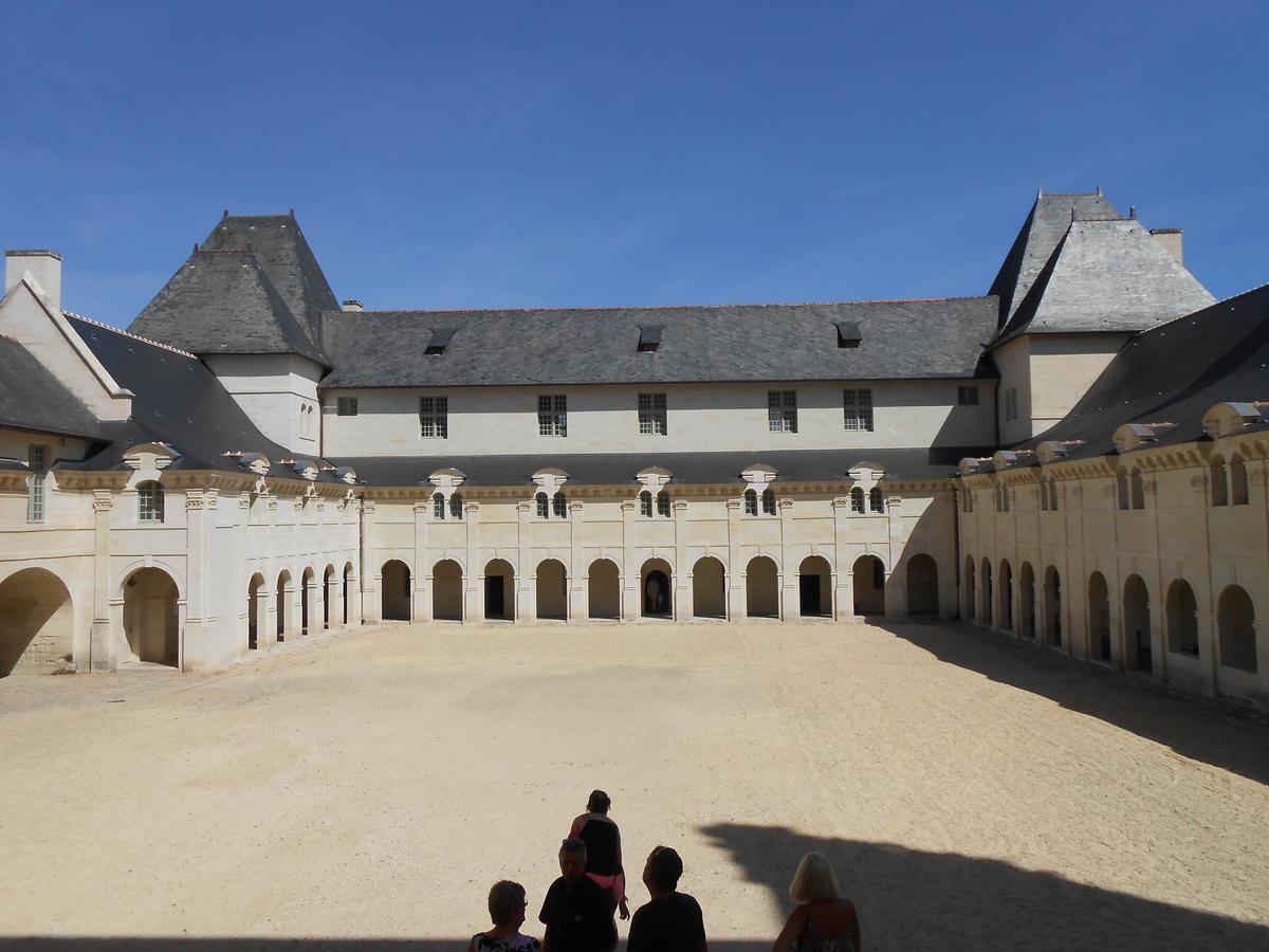 Gite-Civray-De-Touraine Maison De Denise Luaran gambar