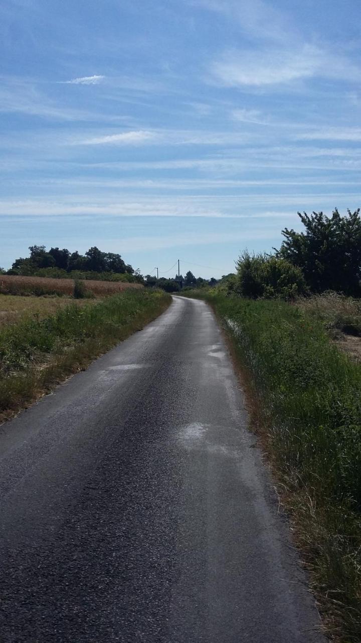 Gite-Civray-De-Touraine Maison De Denise Luaran gambar